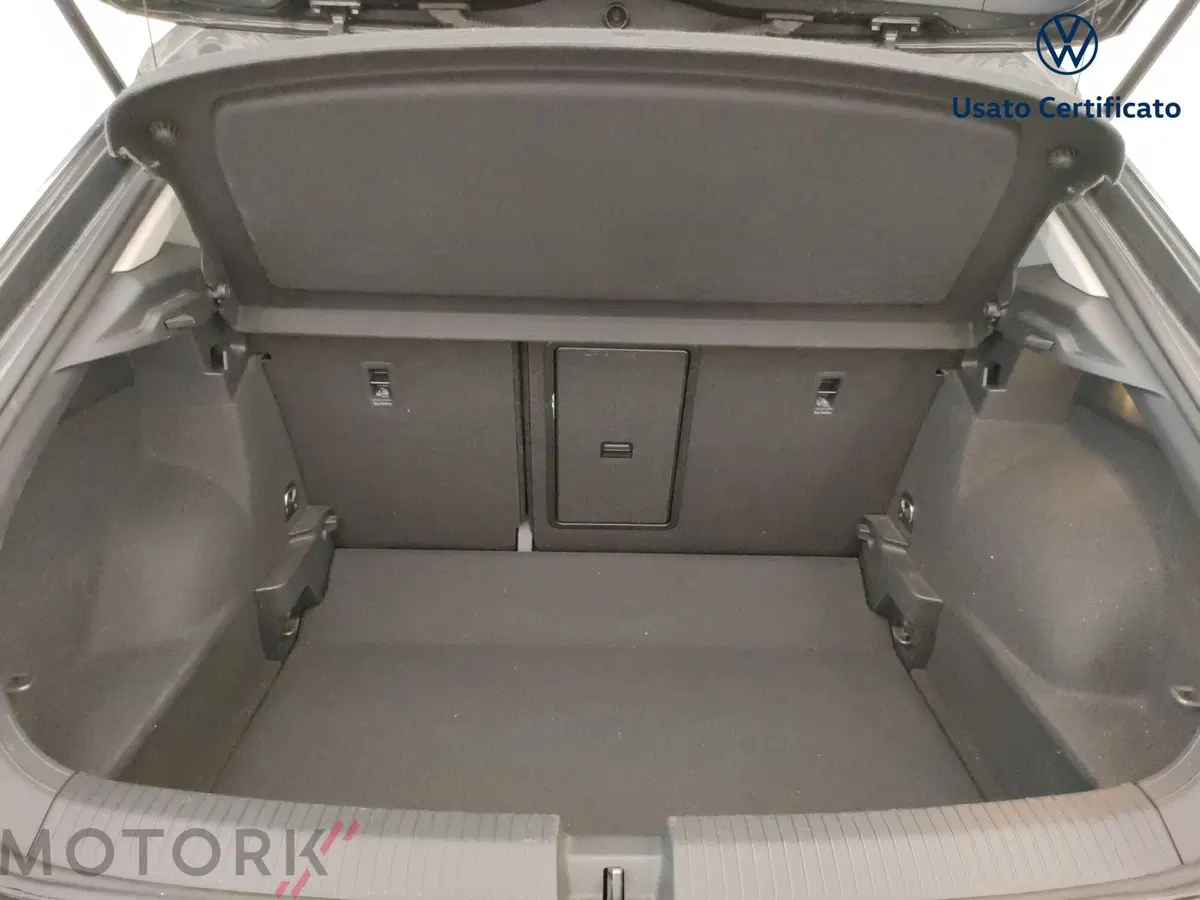 Volkswagen T-Roc usata a Varese (9)
