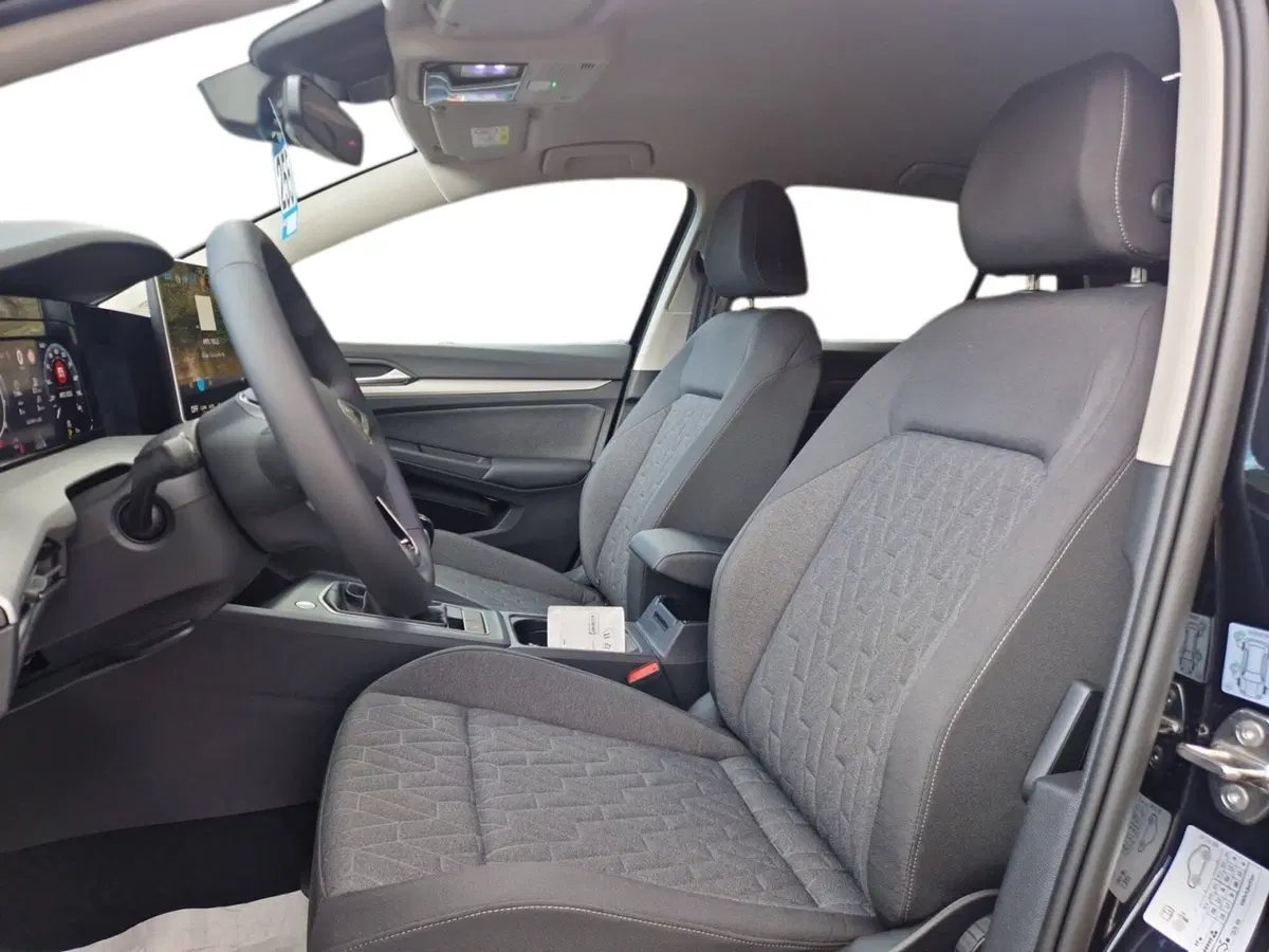 Volkswagen Golf nuova a Siena (10)