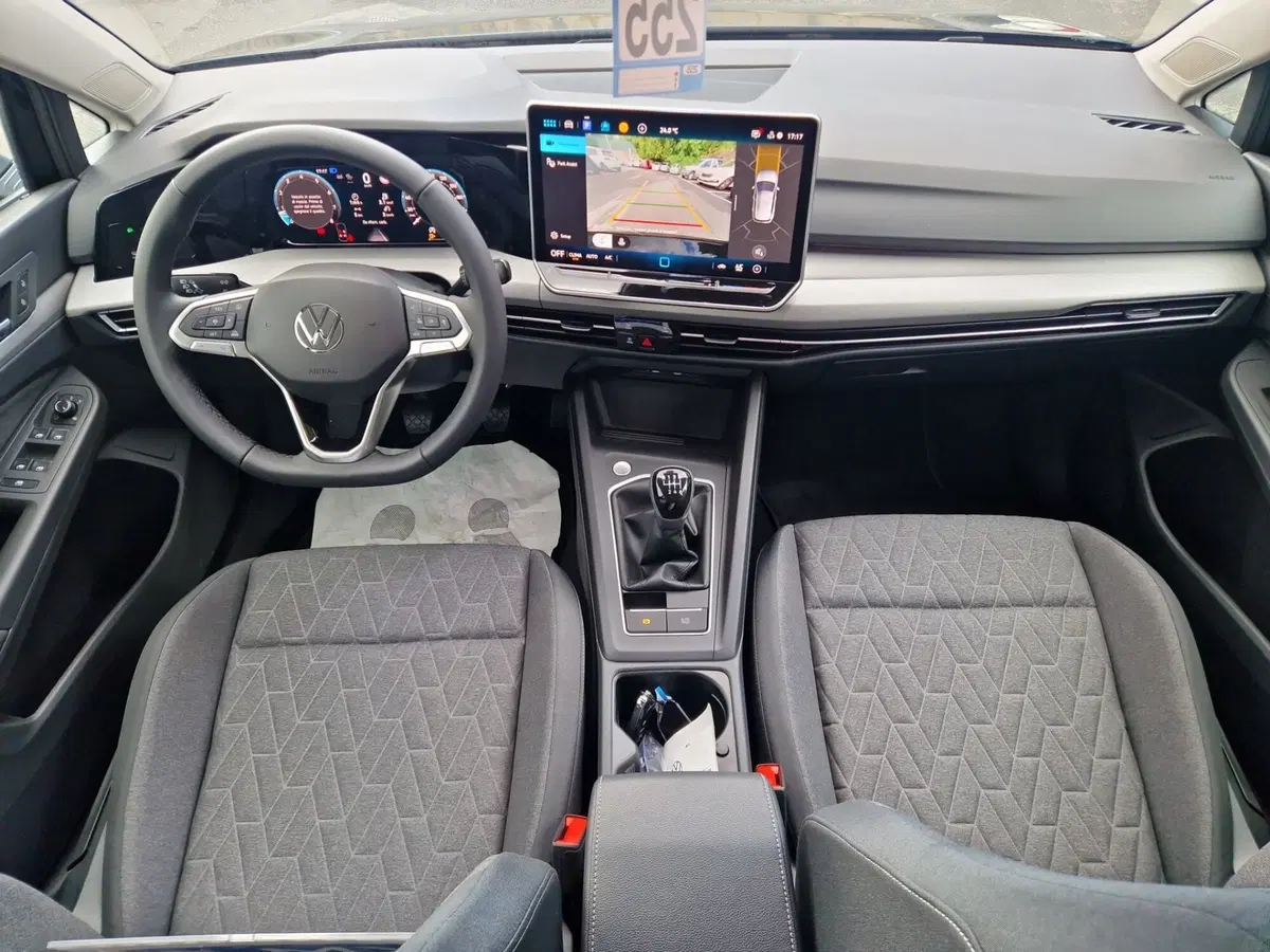 Volkswagen Golf nuova a Siena (13)
