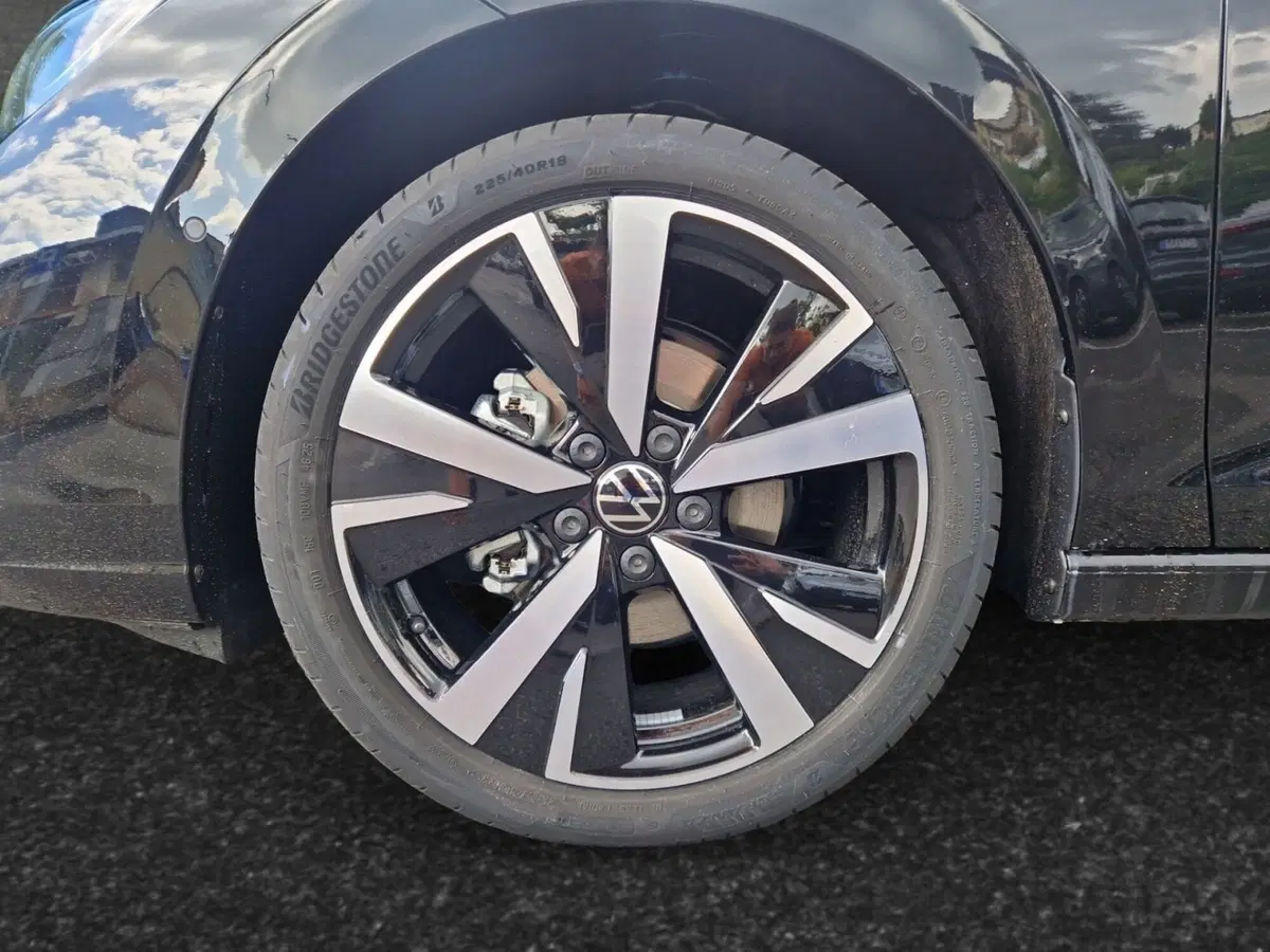 Volkswagen Golf nuova a Siena (9)