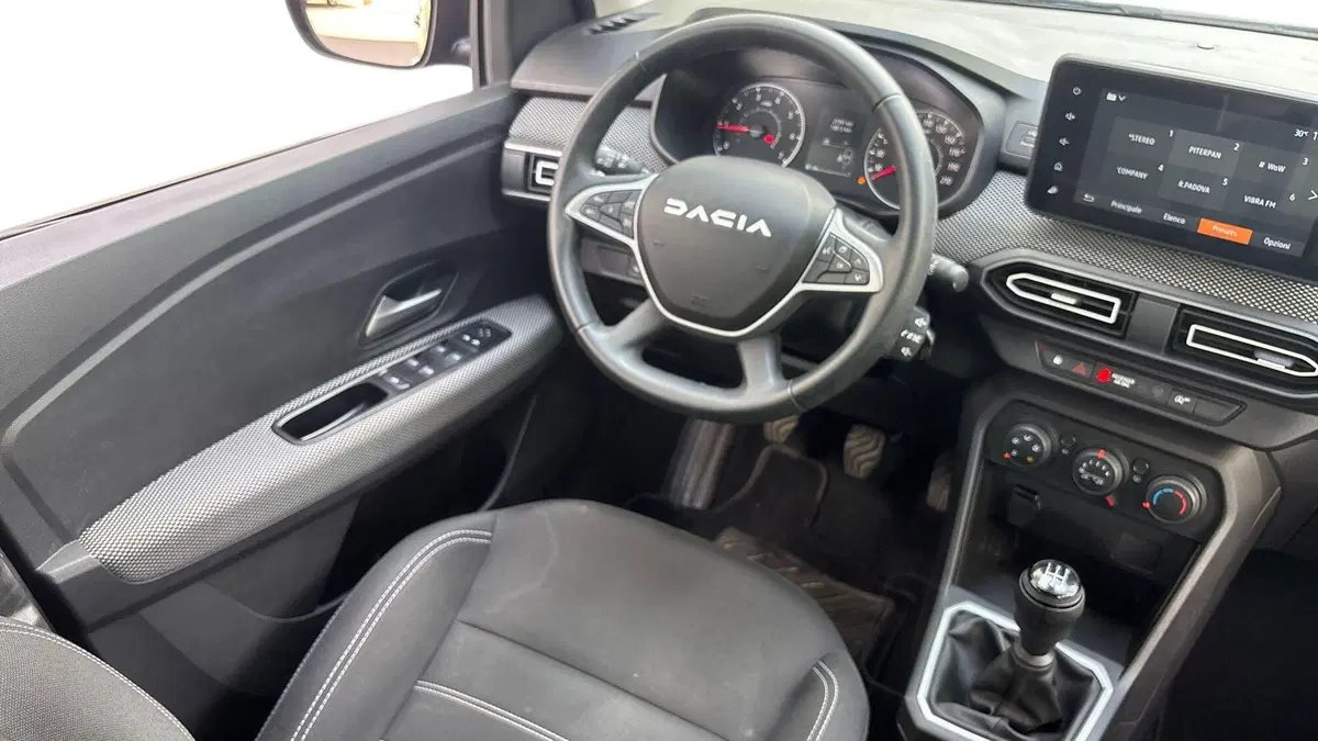 Dacia Sandero usata a Padova (7)