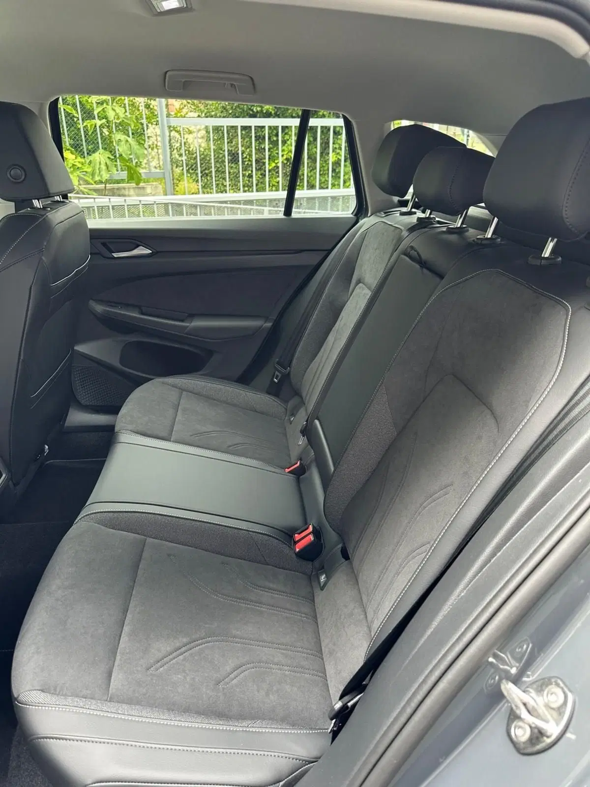 Volkswagen Golf Variant nuova a Lecco (5)