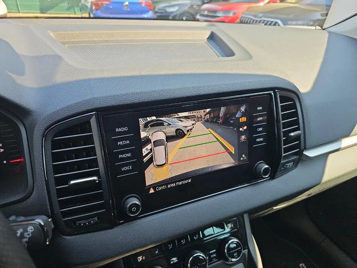 Skoda Karoq usata a Lecco (14)