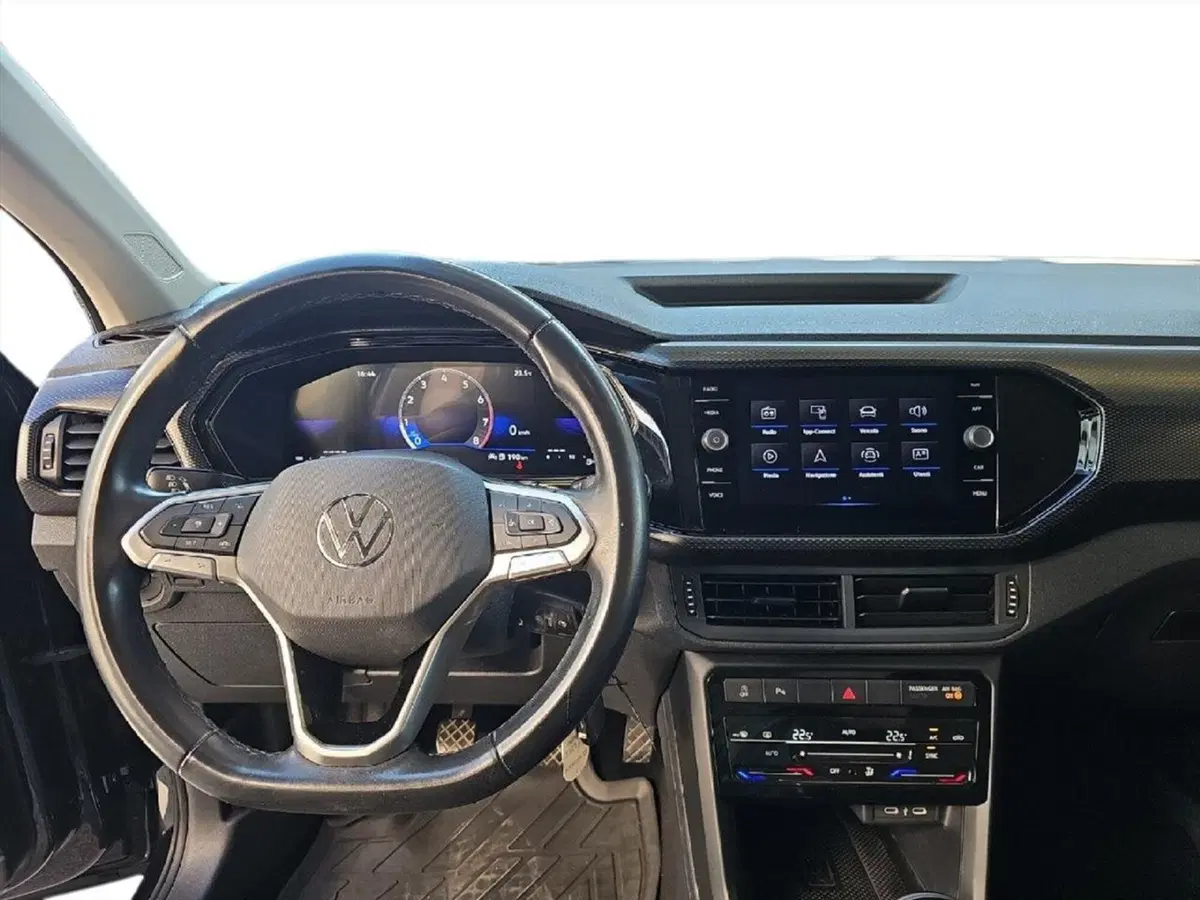 Volkswagen T-Cross usata a Lecco (11)