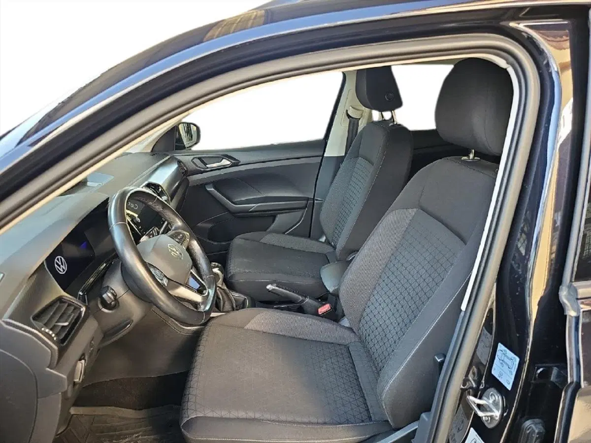 Volkswagen T-Cross usata a Lecco (9)