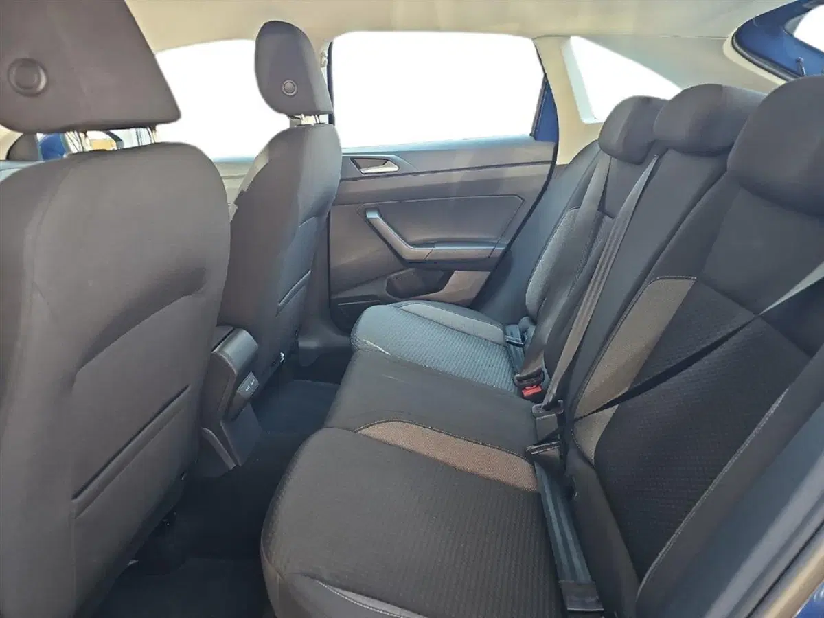 Volkswagen Taigo usata a Lecco (10)