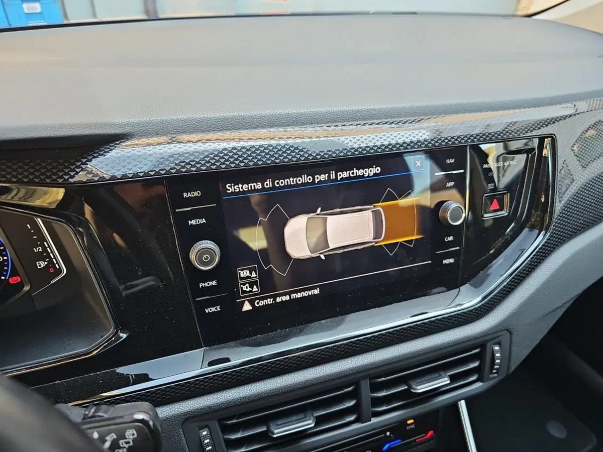 Volkswagen Taigo usata a Lecco (15)