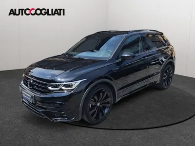 Volkswagen Tiguan 2.0 TSI DSG 4MOTION R-Line del 2023 usata a Merate