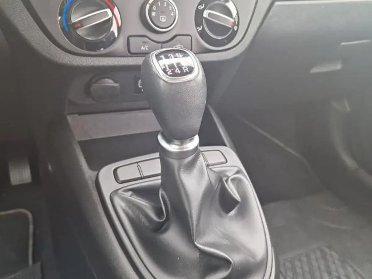 Hyundai i10 usata a Salerno (17)