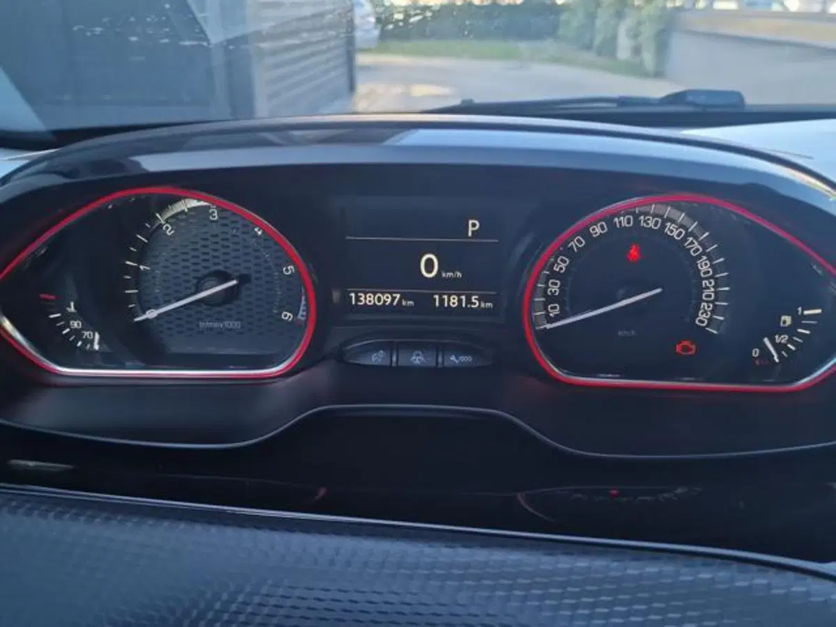 Peugeot 2008 usata a Salerno (11)
