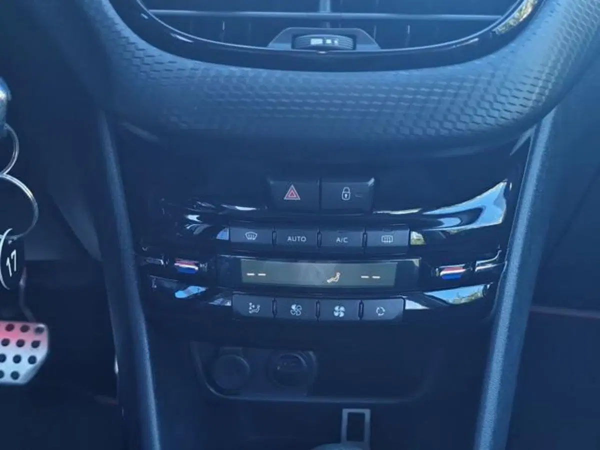 Peugeot 2008 usata a Salerno (18)