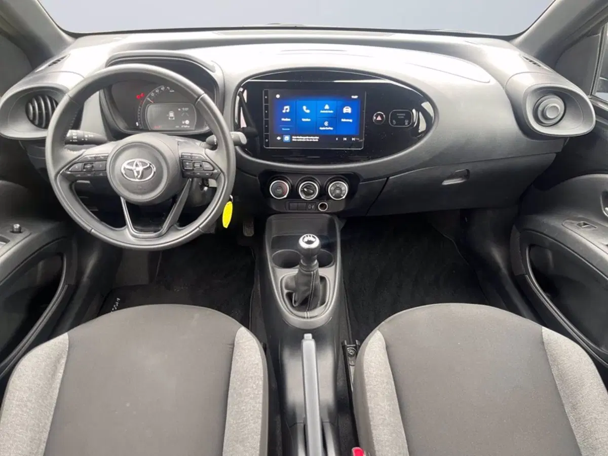 Toyota Aygo X usata a Milano (11)
