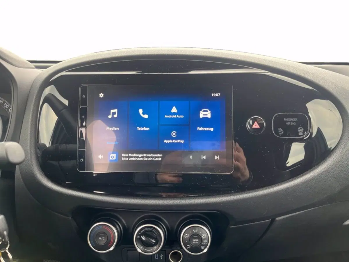 Toyota Aygo X usata a Milano (14)