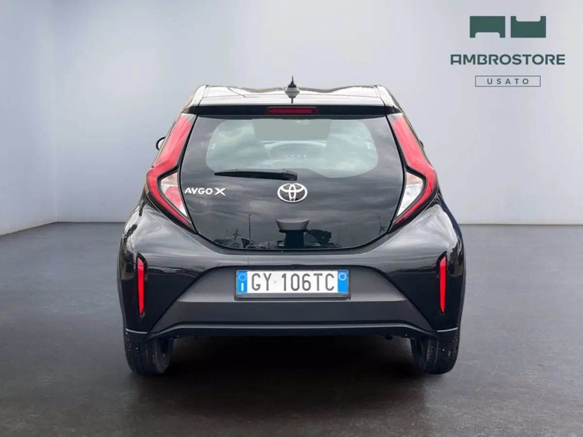 Toyota Aygo X usata a Milano (4)