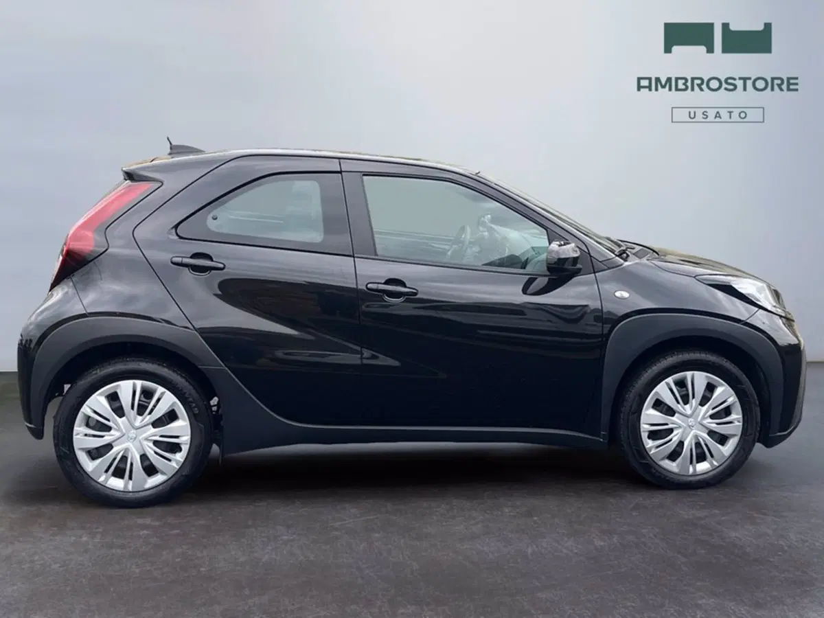 Toyota Aygo X usata a Milano (6)