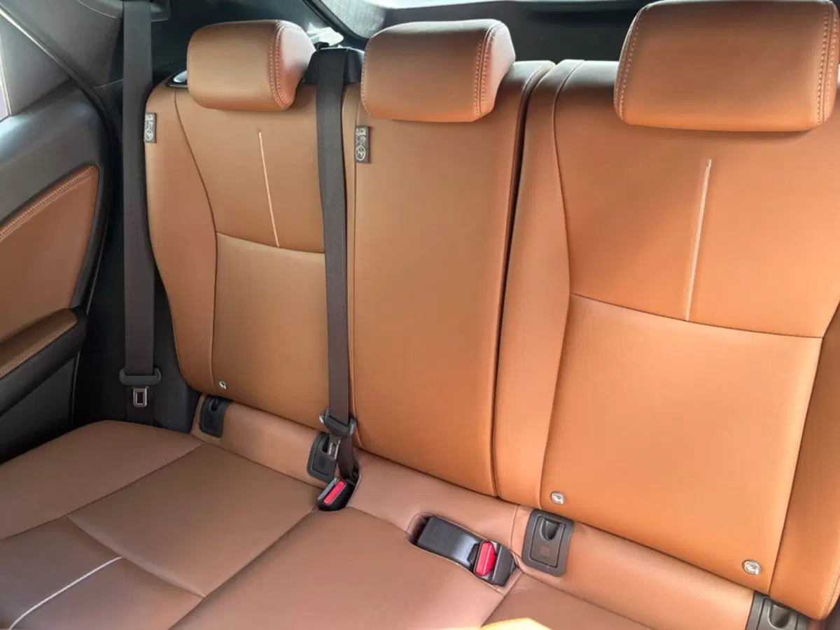 Lexus LBX usata a Milano (13)