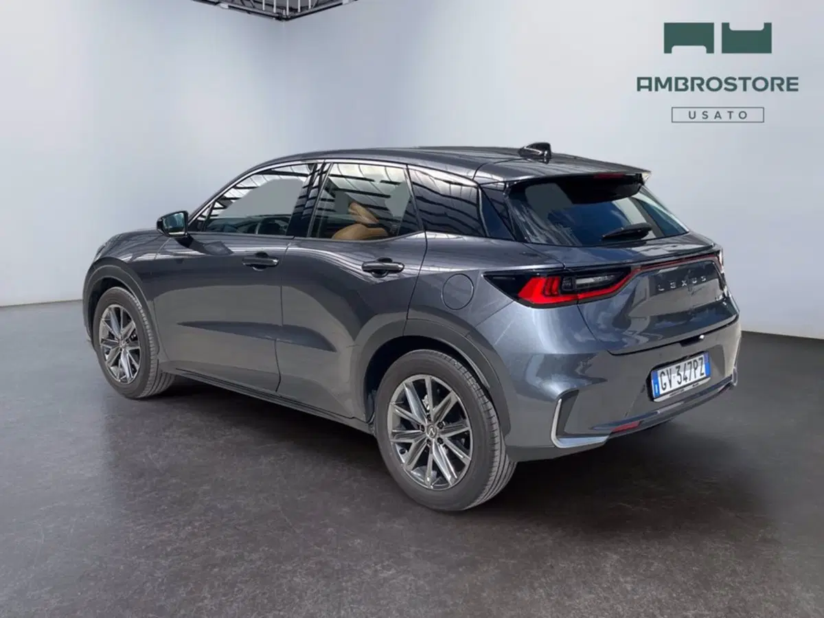Lexus LBX usata a Milano (3)