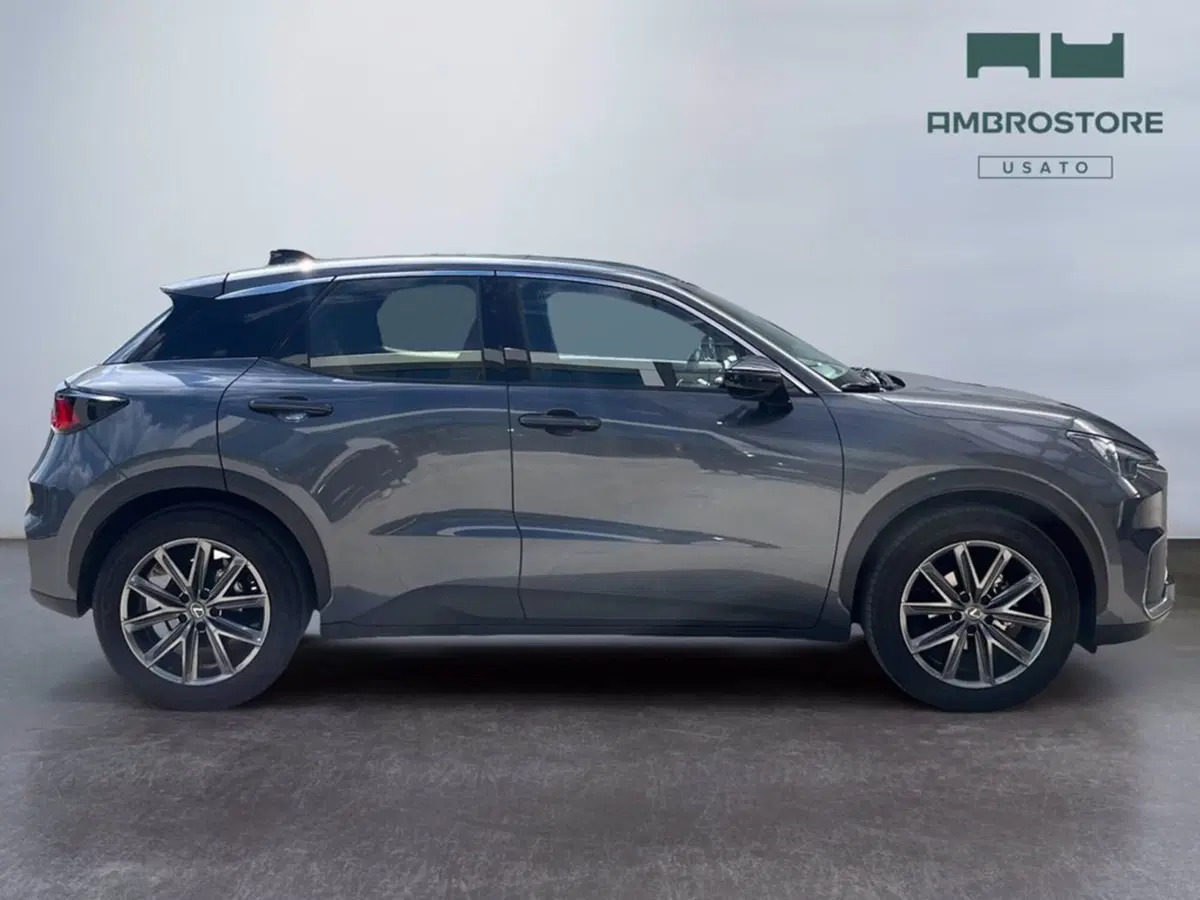 Lexus LBX usata a Milano (6)