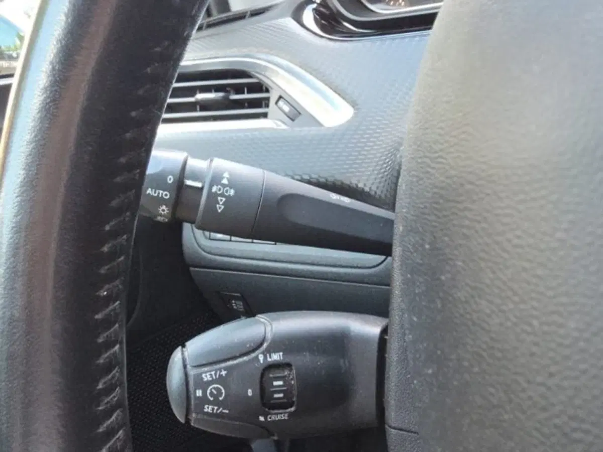 Peugeot 2008 usata a Monza e Brianza (17)