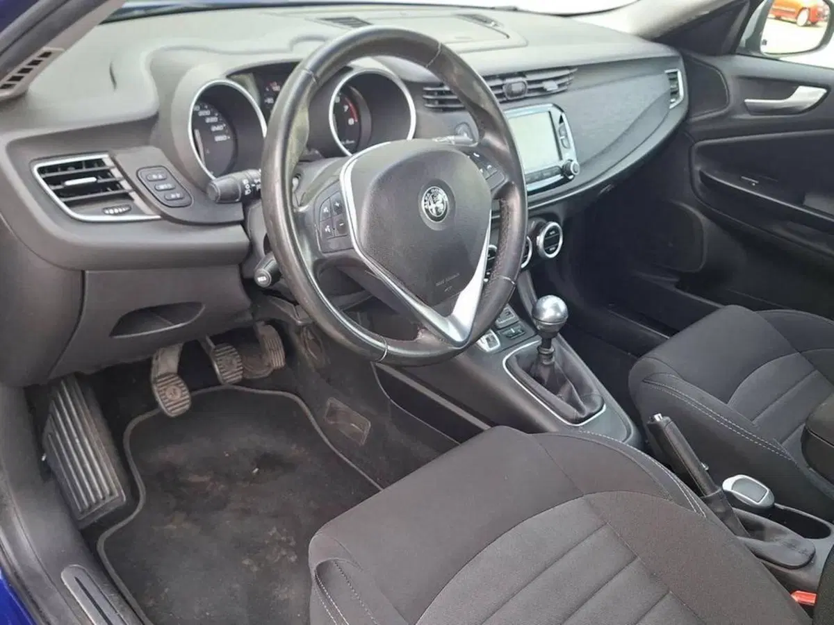 Alfa Romeo Giulietta usata a Torino (11)