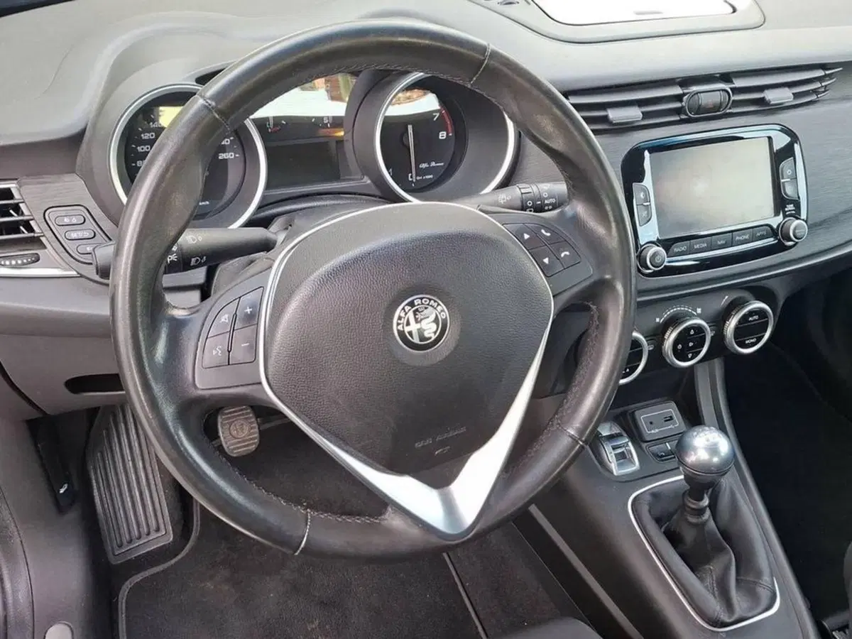 Alfa Romeo Giulietta usata a Torino (12)
