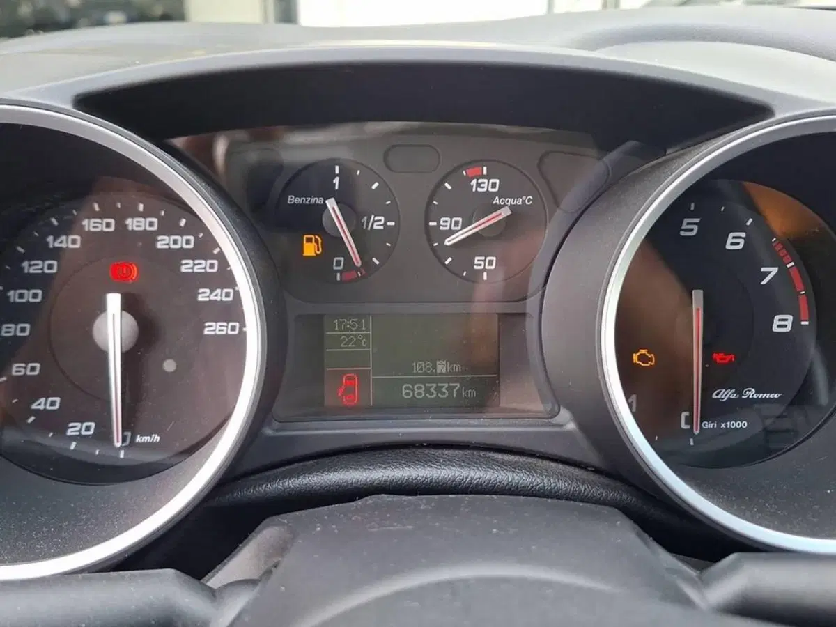 Alfa Romeo Giulietta usata a Torino (8)