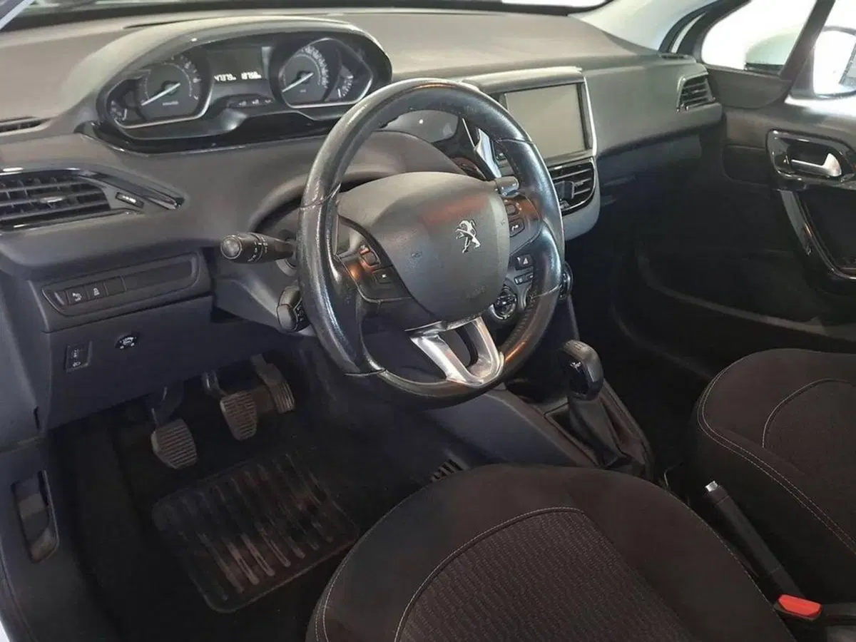 Peugeot 208 usata a Torino (11)
