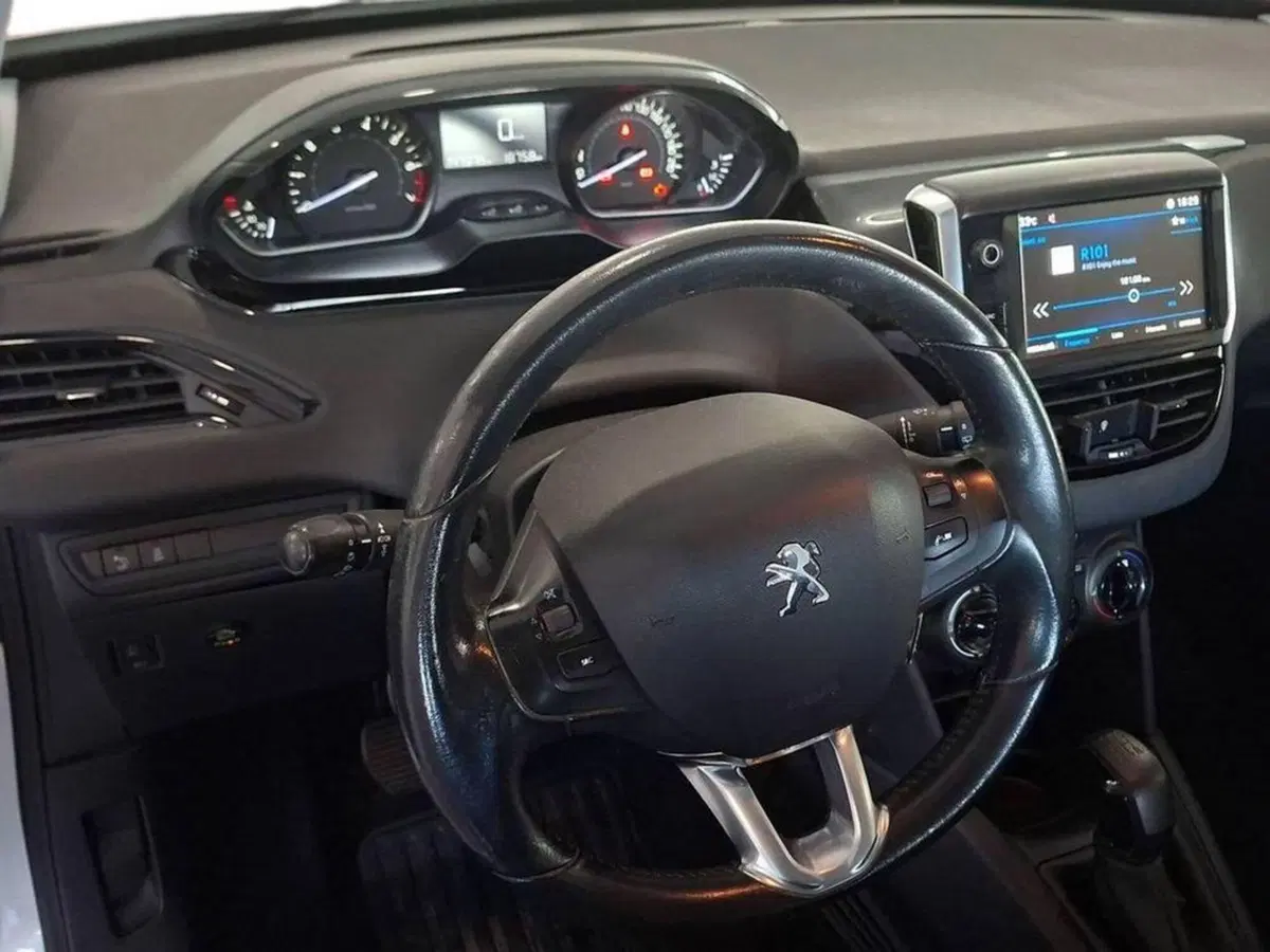 Peugeot 208 usata a Torino (12)