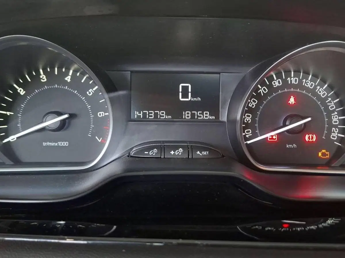 Peugeot 208 usata a Torino (8)