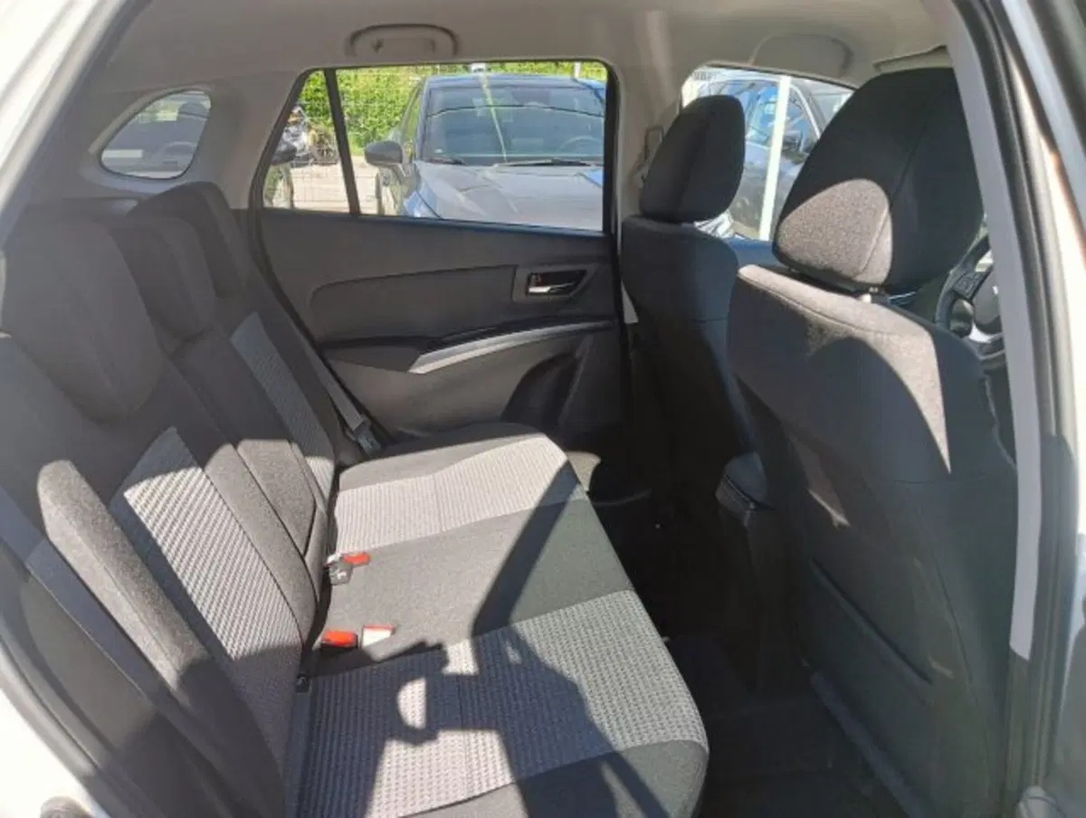 Suzuki S-Cross nuova a Brescia (19)