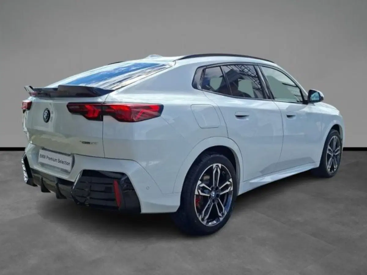 BMW iX2 usata a Verona (15)