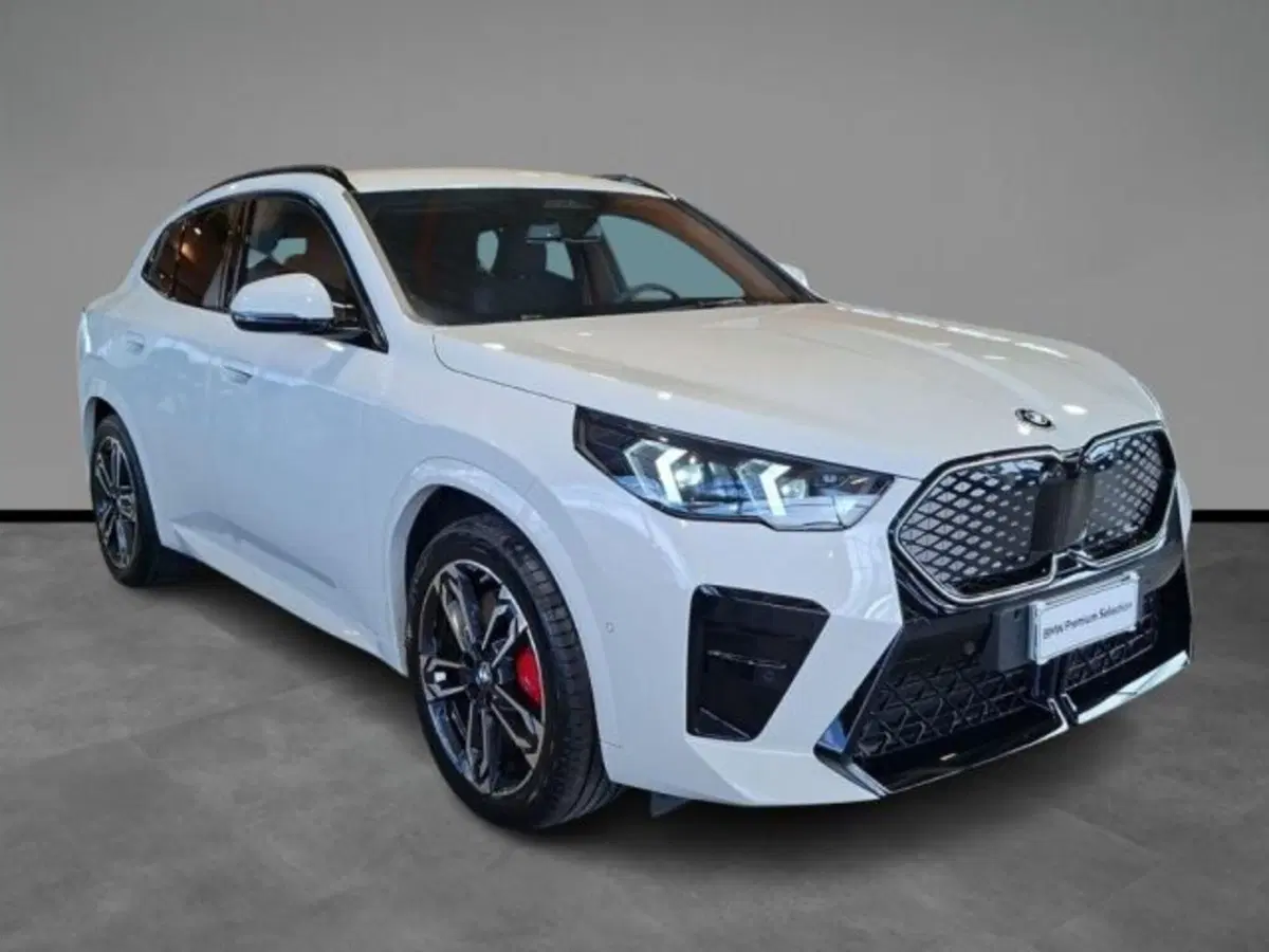 BMW iX2 usata a Verona (16)