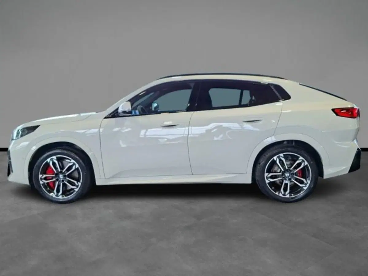 BMW iX2 usata a Verona (3)