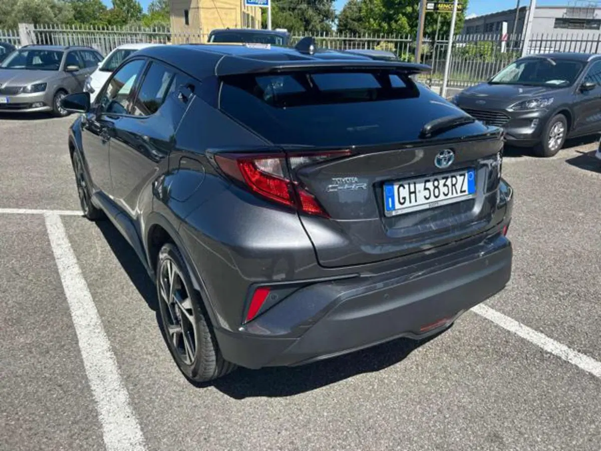 Toyota Toyota C-HR usata a Lucca (5)