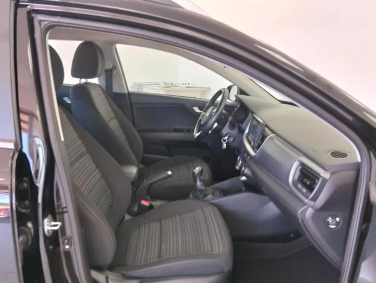 Kia Stonic usata a Como (4)