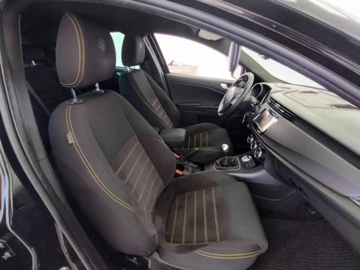 Alfa Romeo Giulietta usata a Como (3)
