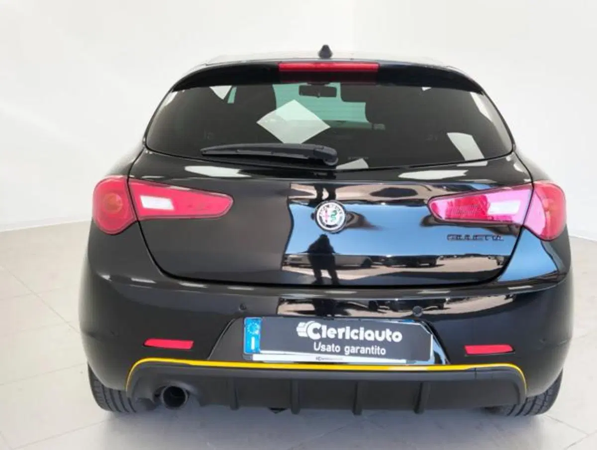 Alfa Romeo Giulietta usata a Como (7)