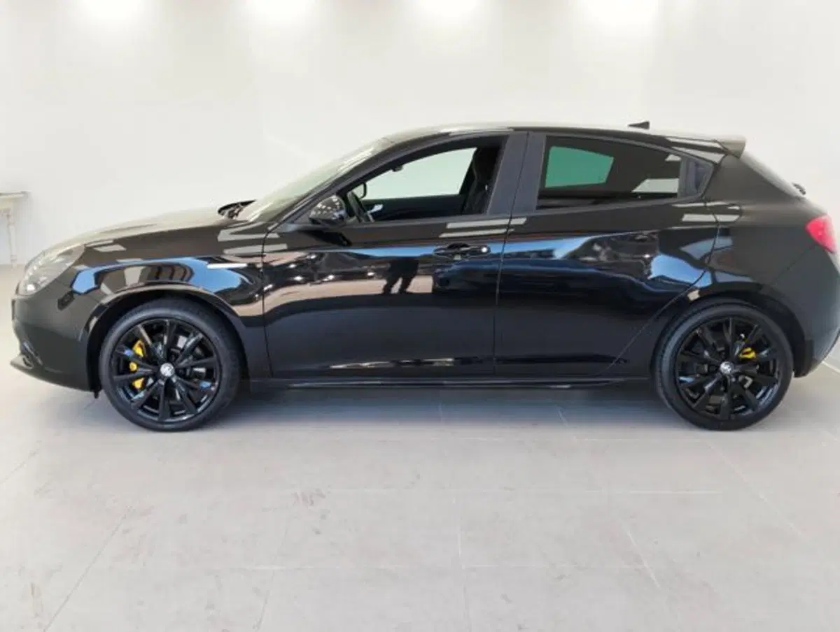Alfa Romeo Giulietta usata a Como (8)