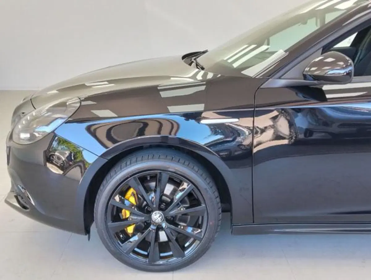 Alfa Romeo Giulietta usata a Como (9)
