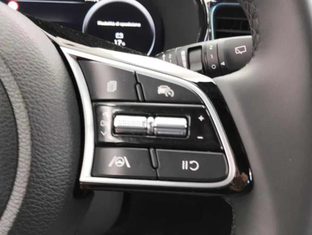 Kia XCeed nuova a Como (10)