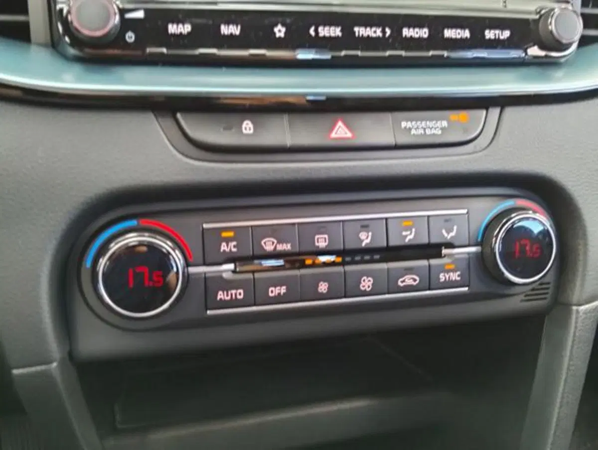 Kia XCeed nuova a Como (16)