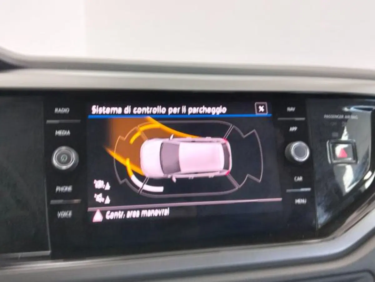 Volkswagen Polo usata a Como (11)