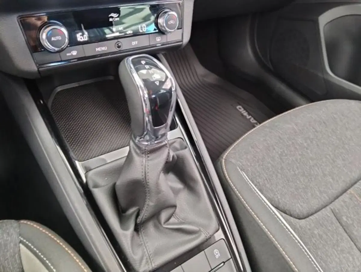 Skoda Kamiq usata a Como (13)