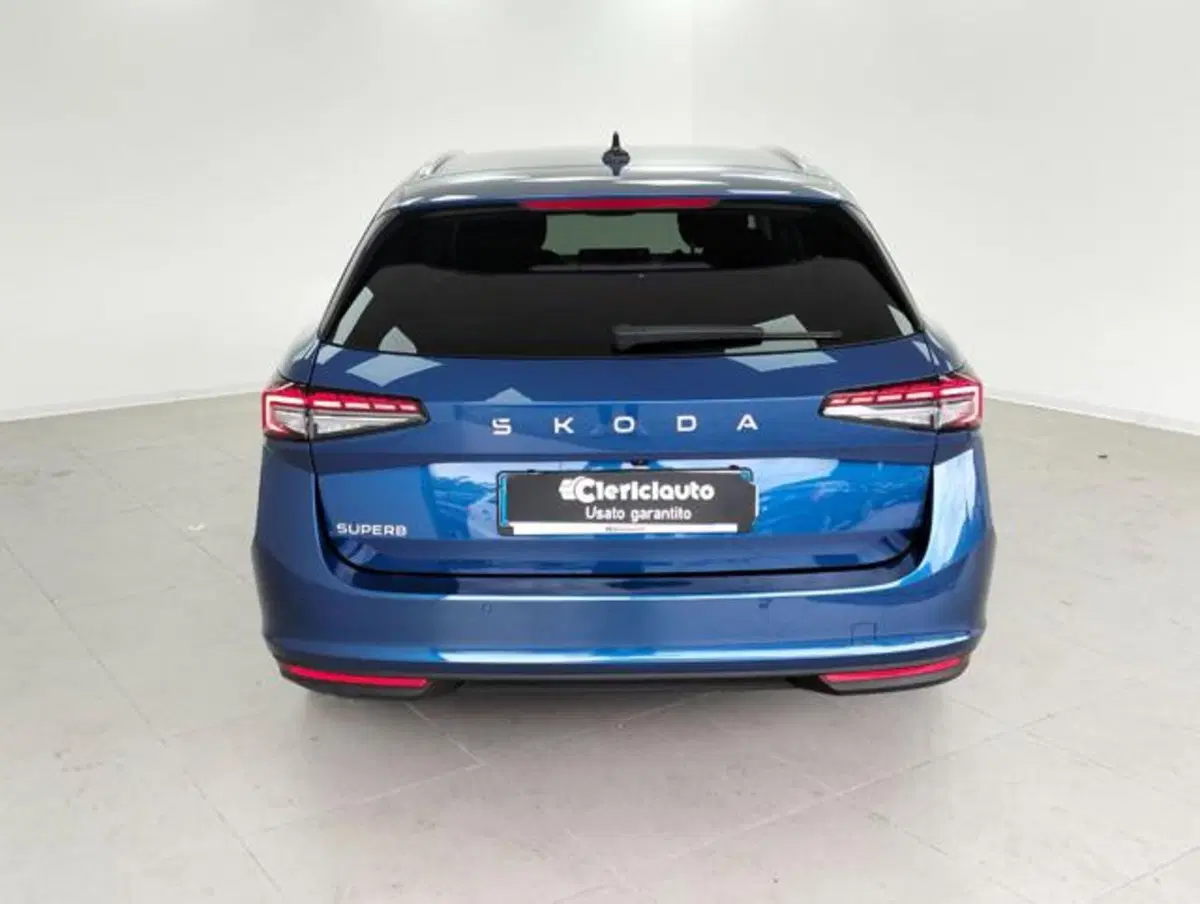 Skoda Superb Station Wagon usata a Como (6)