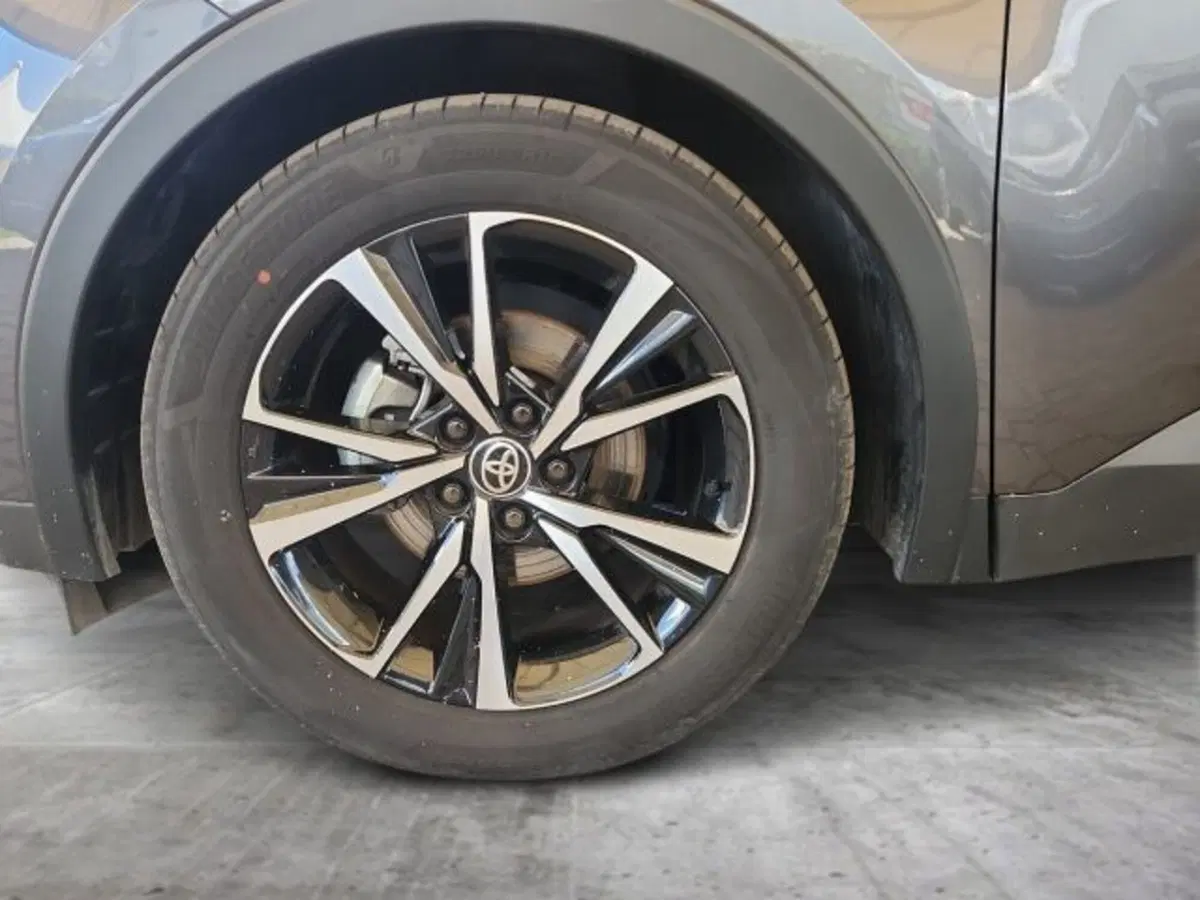 Toyota Toyota C-HR usata a Roma (14)