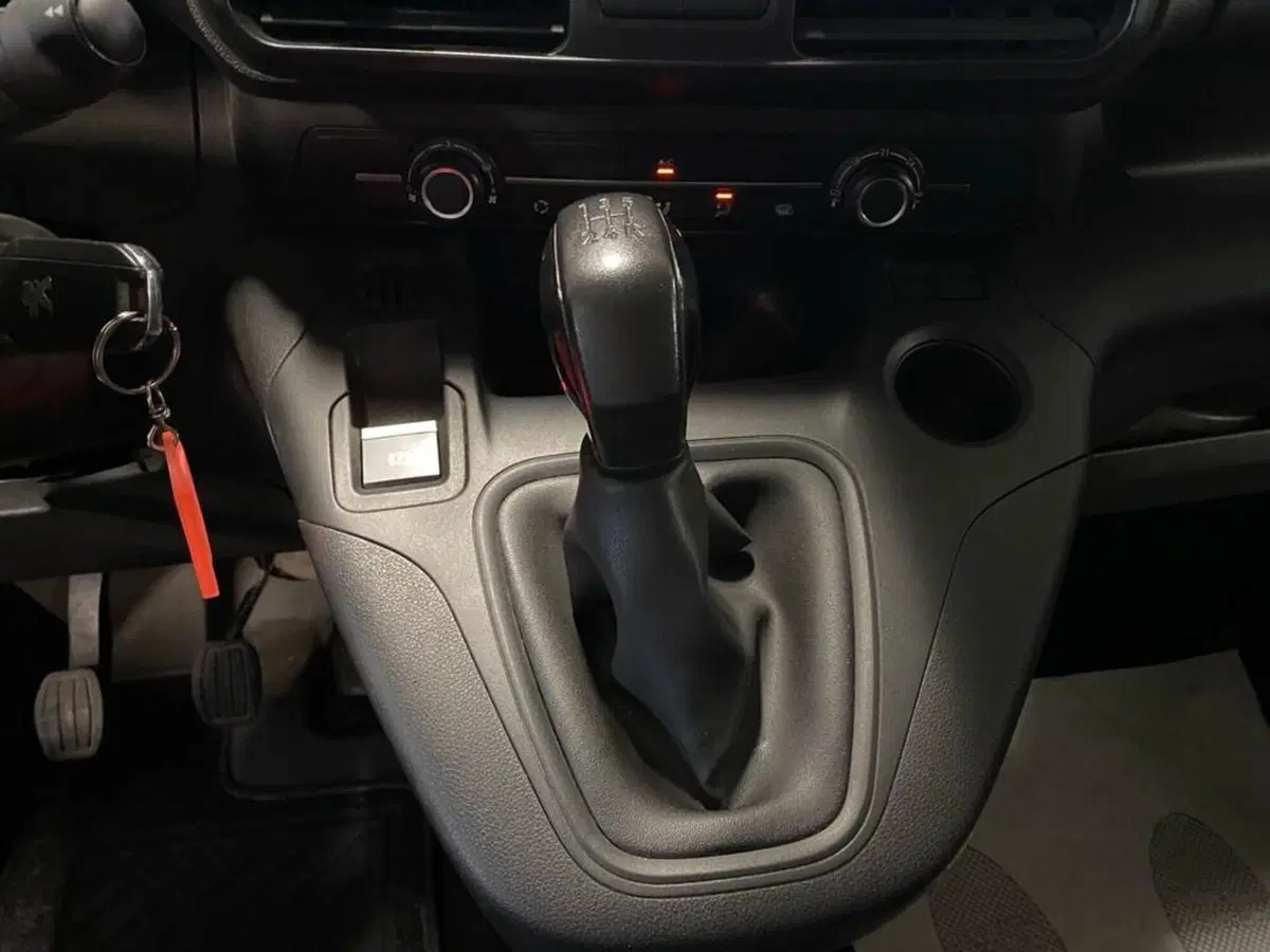 Peugeot Partner Furgone usata a Torino (12)