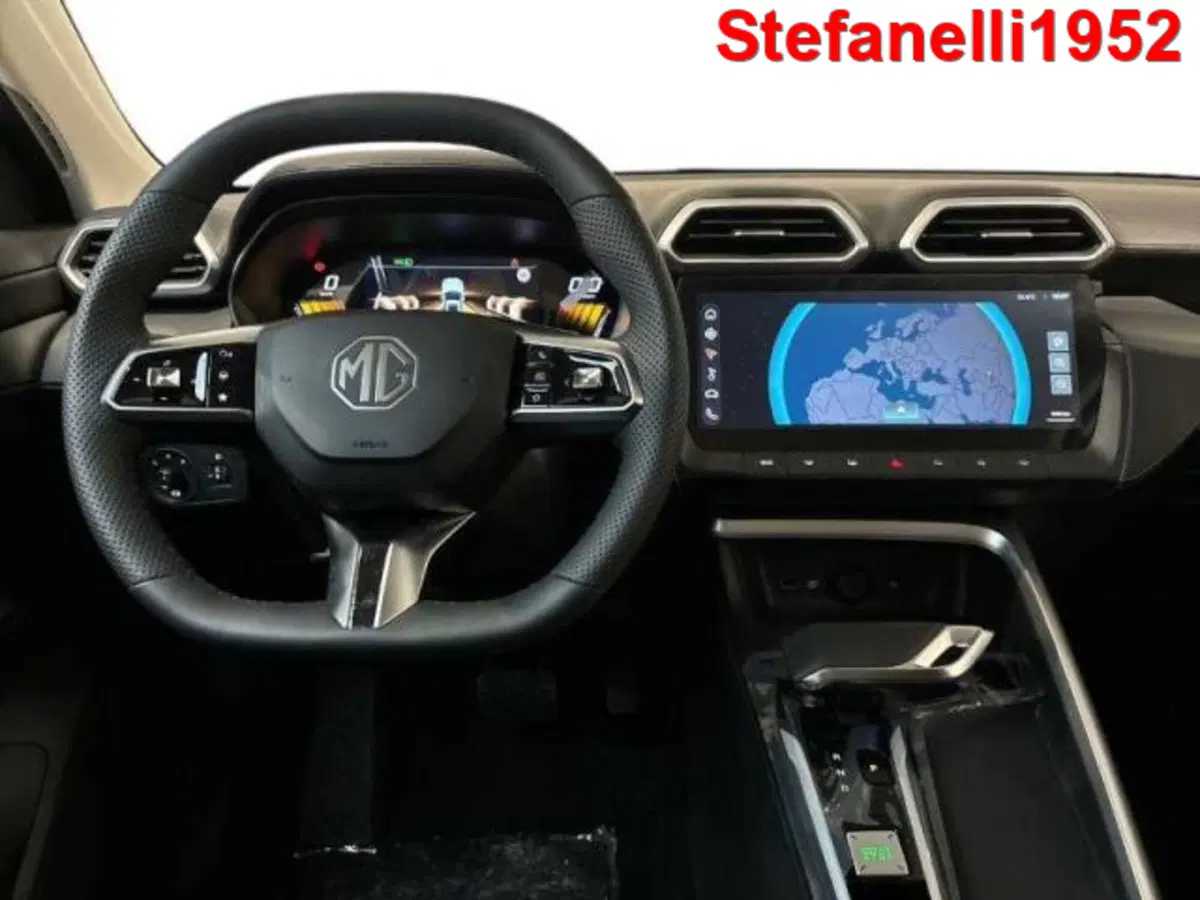 Mg ZS EV nuova a Bologna (14)
