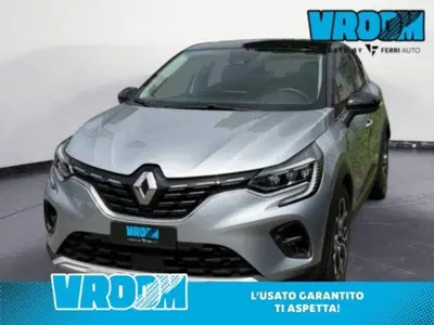 Renault Captur Plug-in Hybrid E-Tech 160 CV Initiale Paris del 2021 usata a Tavagnacco
