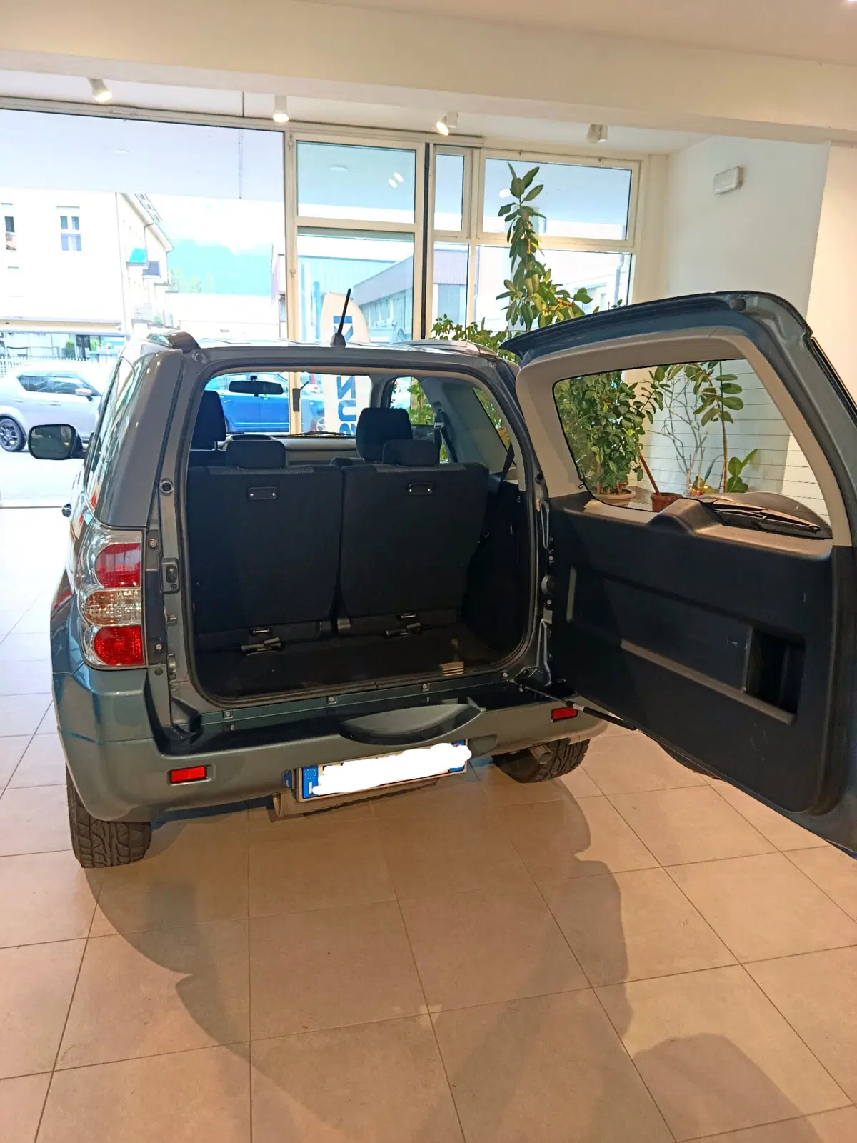 Suzuki Grand Vitara usata a Lecco (7)