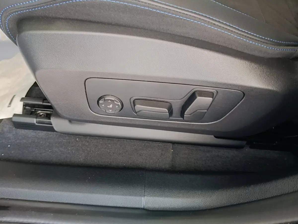 BMW iX2 usata a Ascoli Piceno (16)